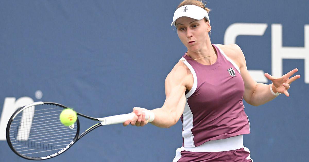 Гвадалахара (WTA). Самсонова, Йович, Костюк, Бейлек, Стернс, Стивенс, Букша вышли в 1/4 финала, Доулхайд выбыла